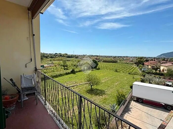 Appartamento quadrilocale in vendita in Via Palvotrisia, Castelnuovo Magra