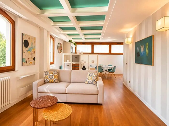Appartamento quadrilocale in affitto in Via Magenta, Firenze