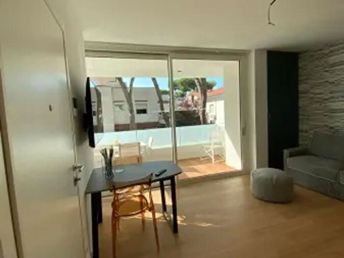 Appartamento trilocale in vendita in Viale Giovanni Pascoli, Riccione