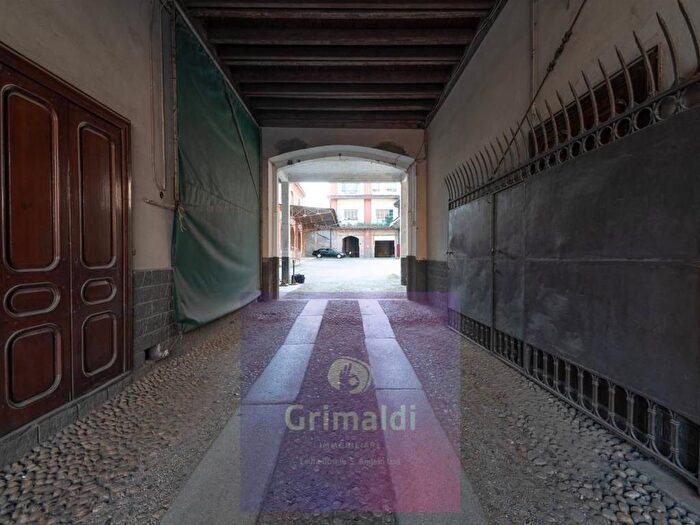 Casa con 6 locali in affitto in Piazza Vittorio Emanuele II, Centro, SantAngelo Lodigiano