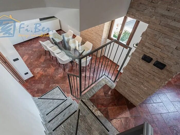 Appartamento trilocale in vendita in Via San Francesco d'Assisi, Ronco Briantino