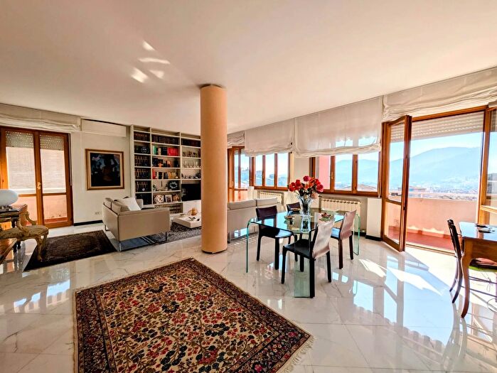 Appartamento con 6 locali in vendita in La Spezia