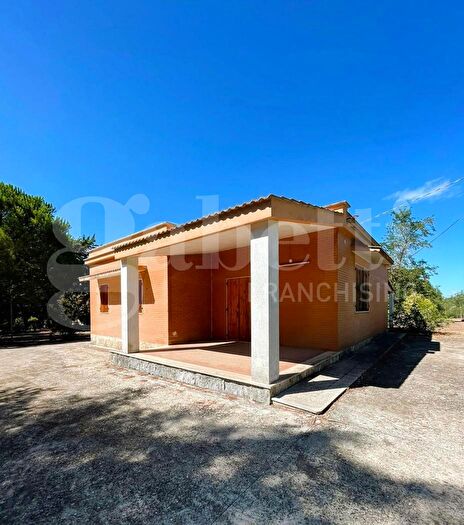 Casa in vendita in Via Castel del Monte, Corato