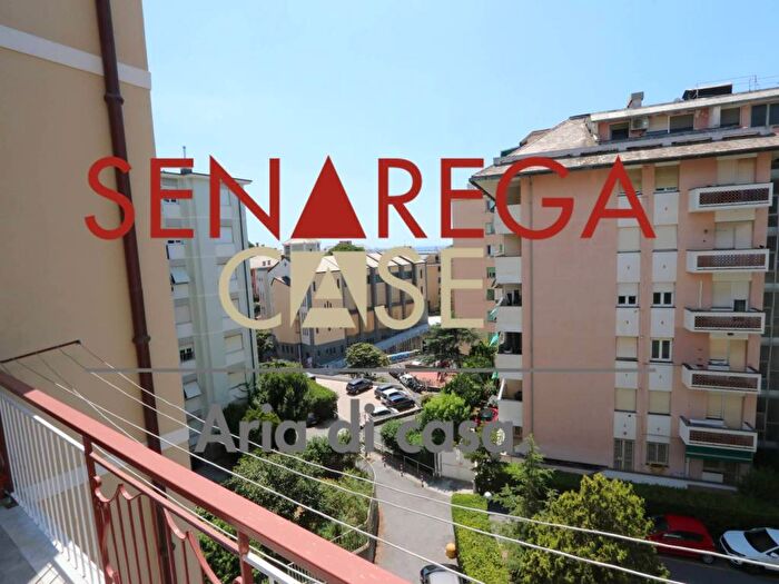 Appartamento quadrilocale in affitto in Via Luigi Manfredi, Quarto, Genova