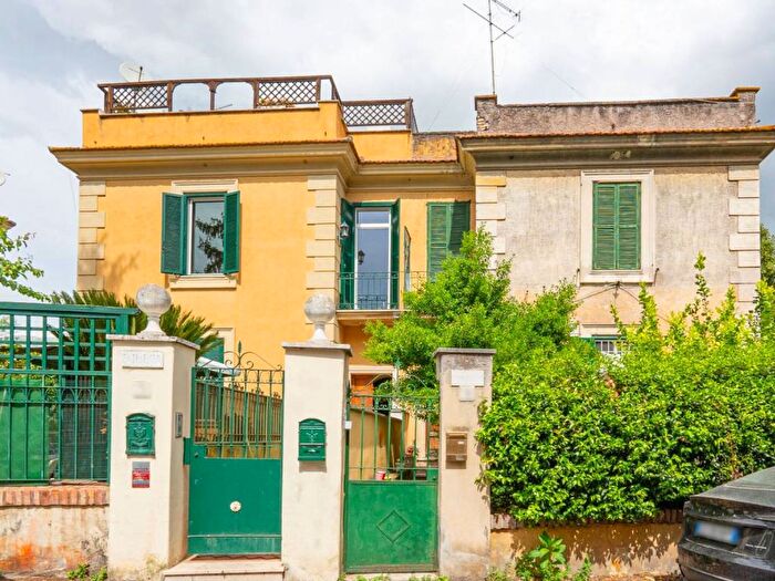 Appartamento trilocale in affitto in Via Monte Nevoso, Città Giardino, Roma