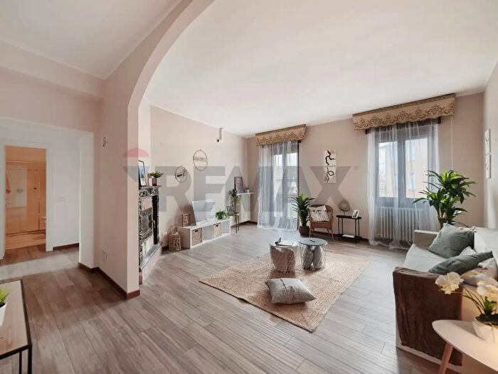 Appartamento trilocale in vendita in Via Manzoni, Missaglia