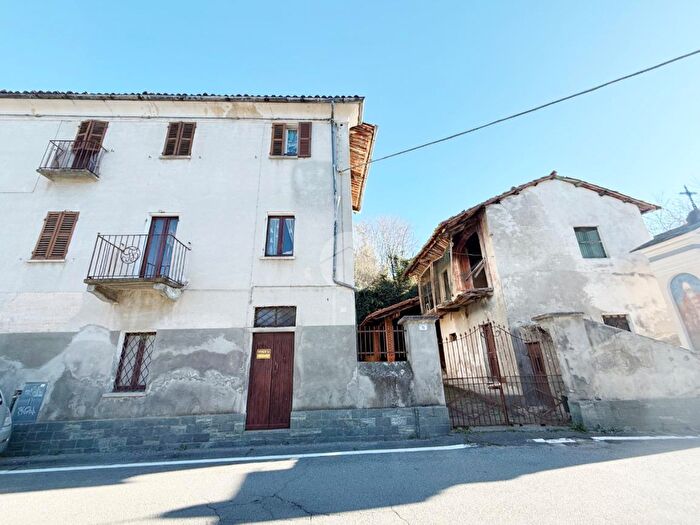 Casa con 9 locali in vendita in Via Trento, Pavone Canavese