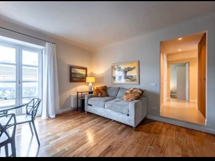 Appartamento bilocale in affitto in Via della Moscova, Turati, Milano