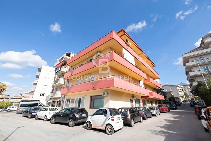 Appartamento con 5 locali in vendita in Via Risorgimento d, Modica