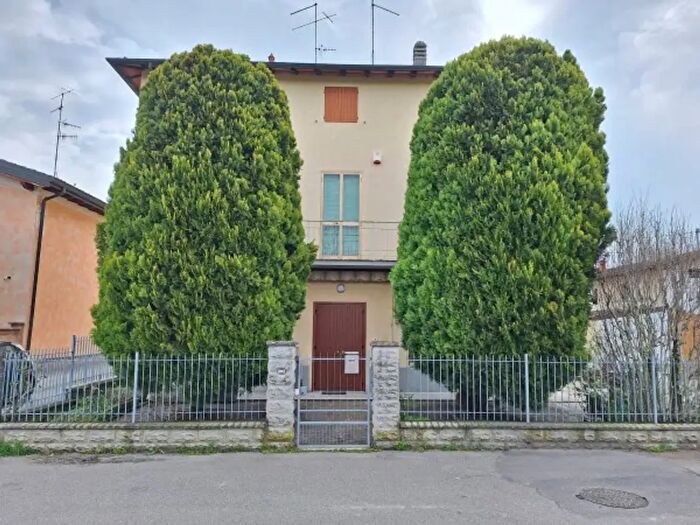 Casa quadrilocale in vendita in Reggio Emilia