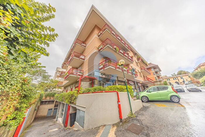 Appartamento con 6 locali in vendita in Piazza Vincenzo Bellini, Catania