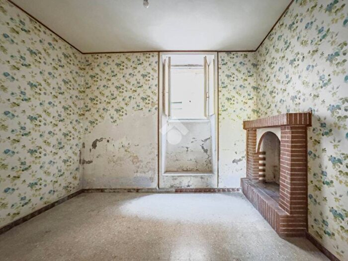 Appartamento quadrilocale in vendita in Via col di lana, Centro, Caprarola