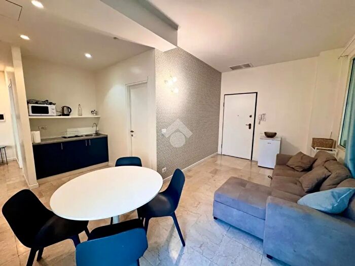 Appartamento trilocale in vendita in Via Giuseppe Baretti, Torino