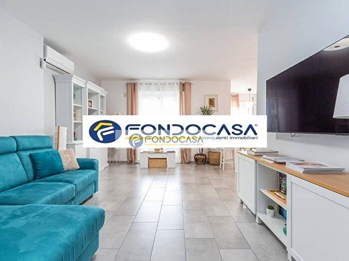 Appartamento trilocale in vendita in Via Pola, Isola, Milano