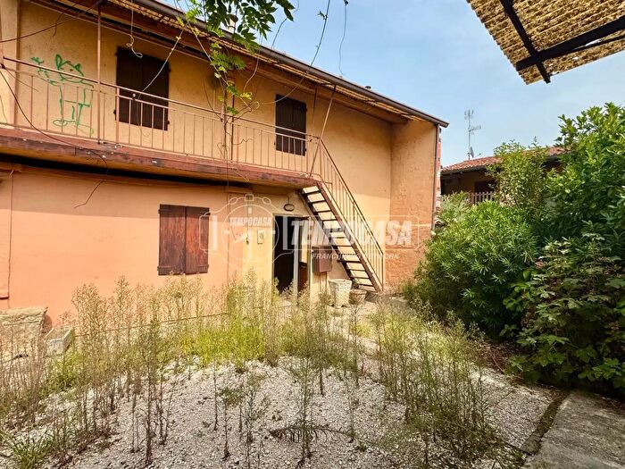 Appartamento con 5 locali in vendita in Via Giuseppe Garibaldi, Paderno Franciacorta