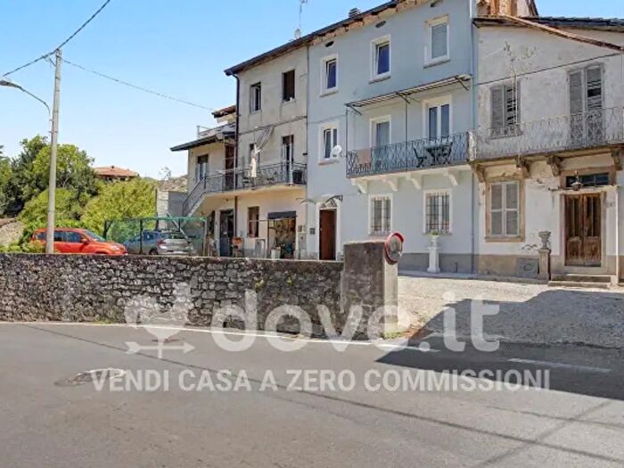 Appartamento con 6 locali in vendita in Via Garibaldi, Ferrera Di Varese