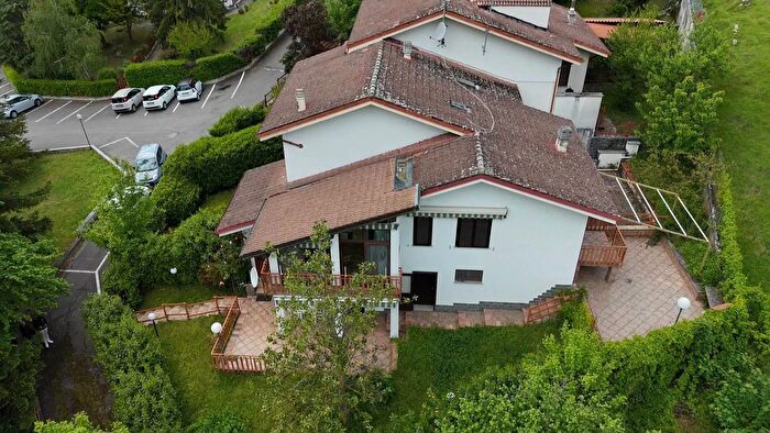 Casa con 7 locali in vendita in San Sebastiano Curone Alessandria, San Sebastiano Curone