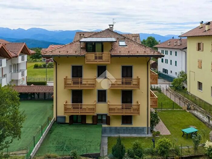 Appartamento trilocale in vendita in Via Trento, Fai Della Paganella