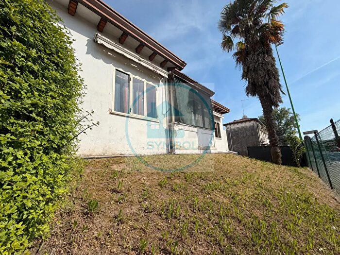 Casa trilocale in vendita in Via Alcide De Gasperi, Salzano