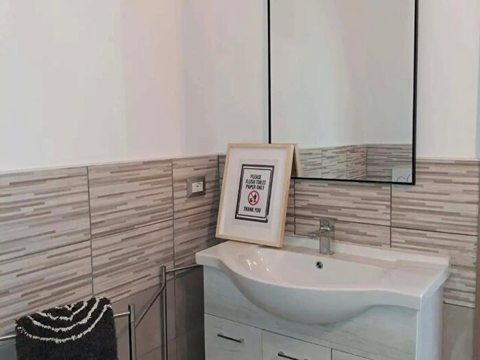 Appartamento monolocale in affitto in Via Castellammare, Milano