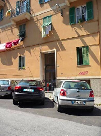 Appartamento quadrilocale in vendita in Via Faenza, Genova