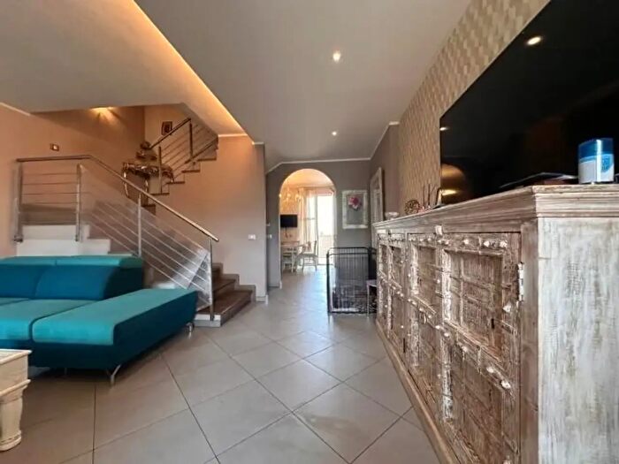 Casa con 6 locali in vendita in Buti