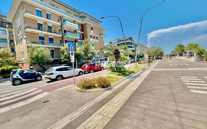 Appartamento trilocale in vendita in Lungomare Giacomo Matteotti, Pescara