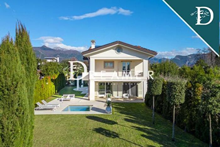 Casa con 6 locali in vendita in Via dellAcqua, Forte Dei Marmi