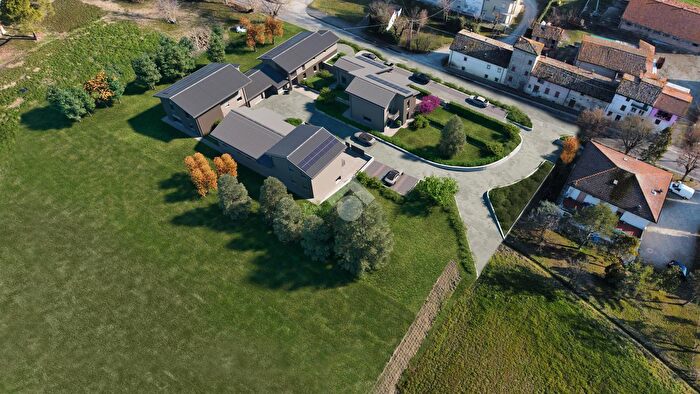 Casa trilocale in vendita in Via Prospero Martelli, Vezzano Sul Crostolo