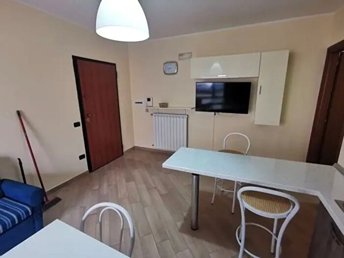 Appartamento trilocale in affitto in Via Francesco Scerbo, Catanzaro