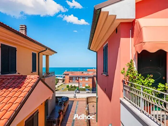 Appartamento trilocale in vendita in Via di Villa Giulia, Fano