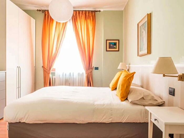 Appartamento quadrilocale in affitto in Via Giancarlo Sismondi, Argonne Corsica, Milano