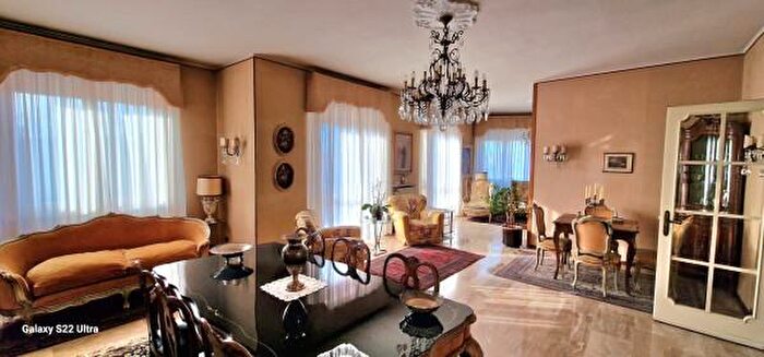 Appartamento con 5 locali in vendita in Via Monterotondo, Alessandria