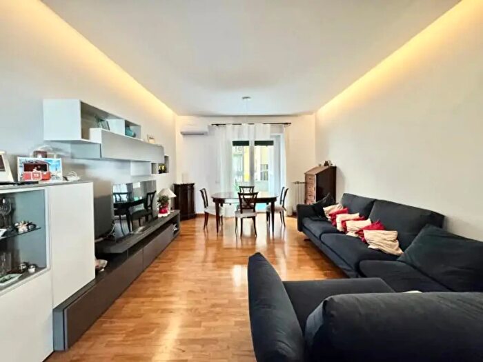 Appartamento quadrilocale in vendita in Via Francesco Cilea, Napoli