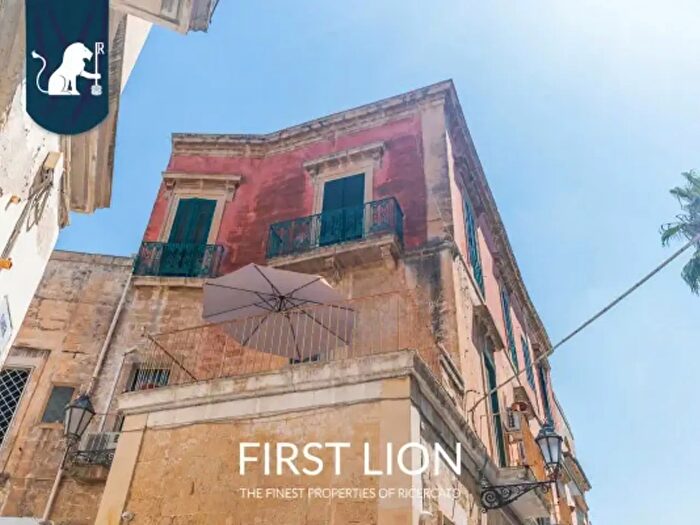 Appartamento con 6 locali in vendita in Vicolo dei Fieschi, Lecce