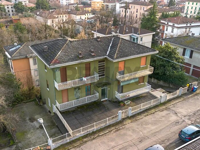 Case in Vendita e in Affitto - 2