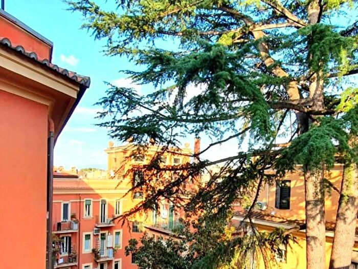 Appartamento con 5 locali in affitto in Via Volsinio, Trieste Coppedè, Roma