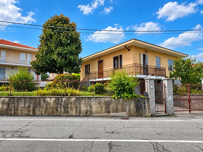 Casa con 6 locali in vendita in Via San Bernardo, Pianezza