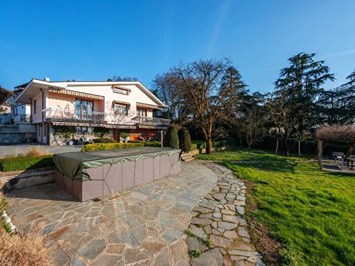 Casa con 7 locali in vendita in Strada Privata Dante di Nanni, Trofarello