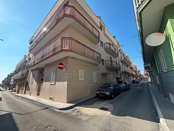 Appartamento con 5 locali in vendita in Via dei Mille, Massafra