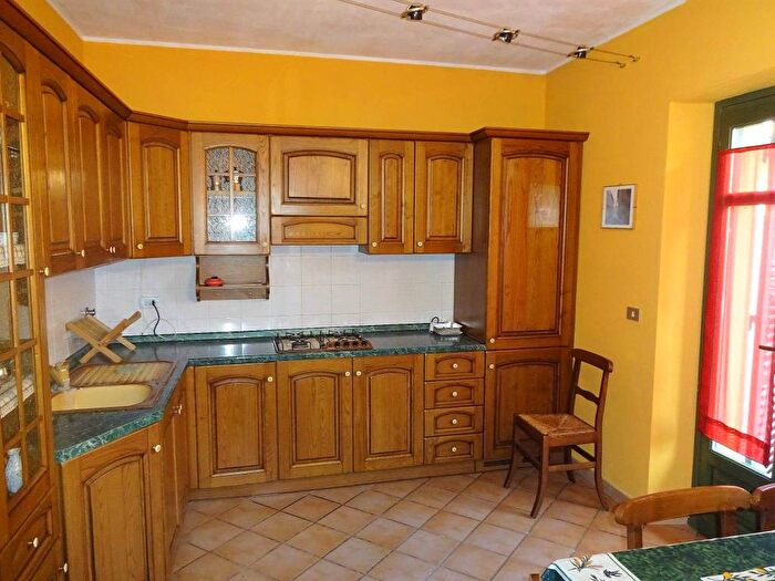 Appartamento trilocale in affitto in Via Gianolio, Centro, Bra