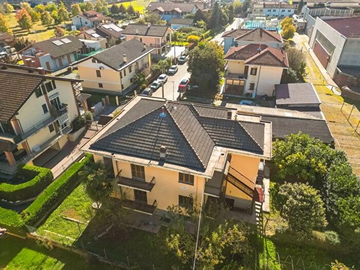 Case in Vendita e in Affitto - 2