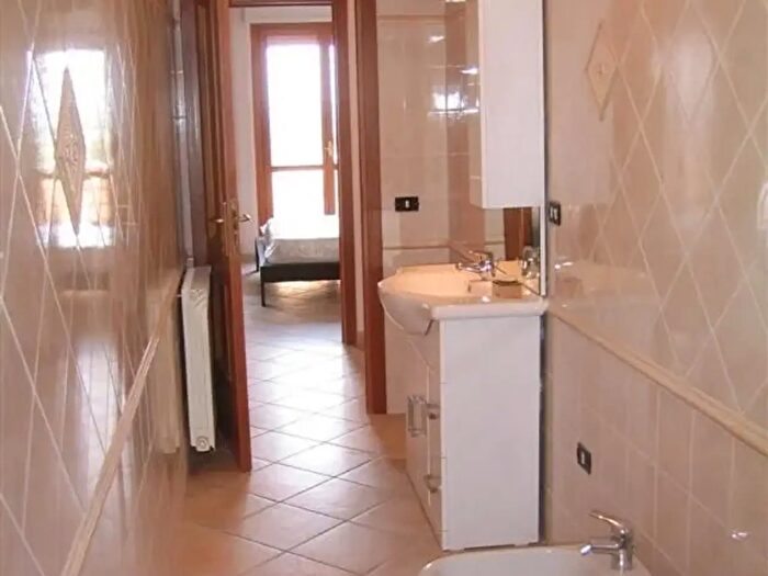 Appartamento trilocale in vendita in Roma