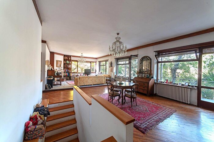 Appartamento con 5 locali in vendita in Viale XXV Aprile, Torino