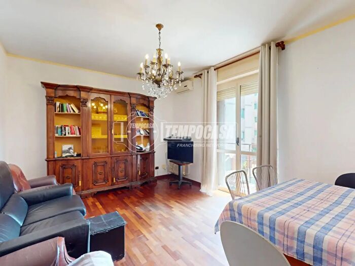 Appartamento trilocale in vendita in Via Isonzo, Verano Brianza