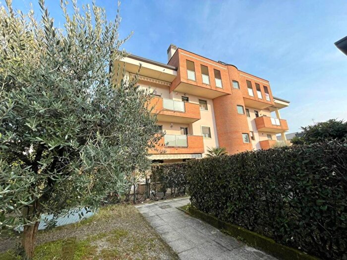 Appartamento bilocale in affitto in Via Galileo Galilei, Centro, Turate