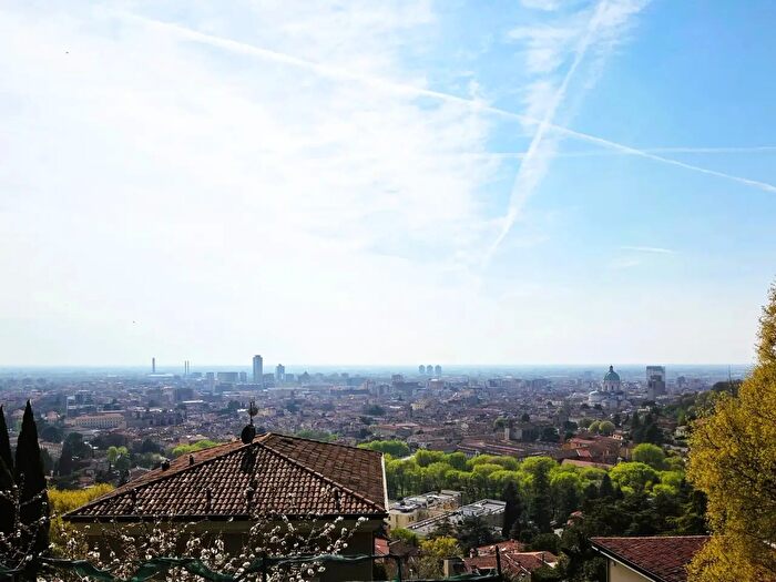 Casa con 5 locali in vendita in Via Panoramica, Brescia