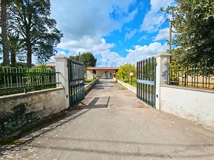 Appartamento quadrilocale in vendita in Strada Vicinale Contrada La Spina, Galatina