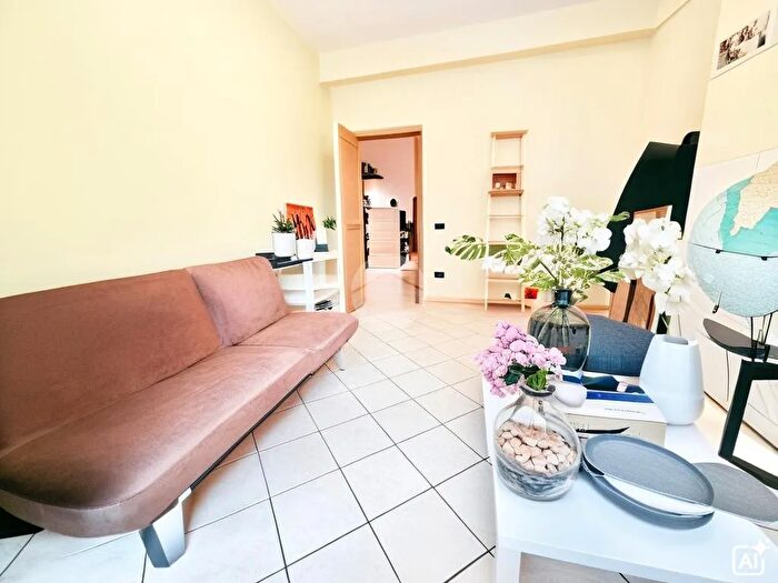 Appartamento trilocale in vendita in Via Traccia, Napoli