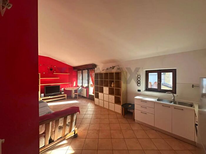 Appartamento trilocale in vendita in Piazza Monte Grappa, Villa DOgna